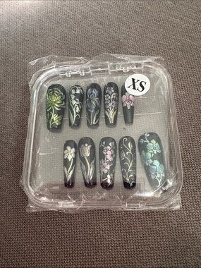 Hand painted nails